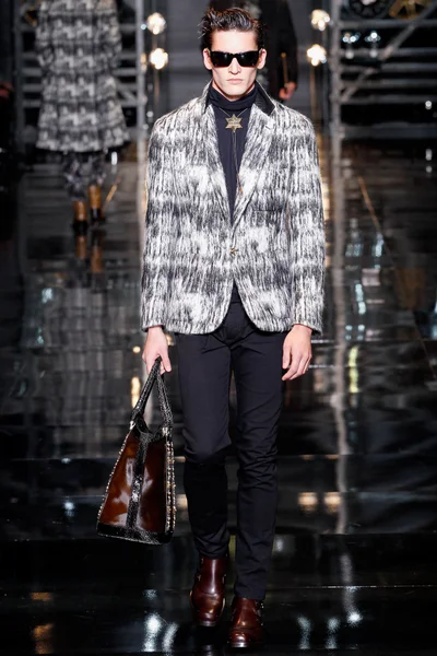 Look 39